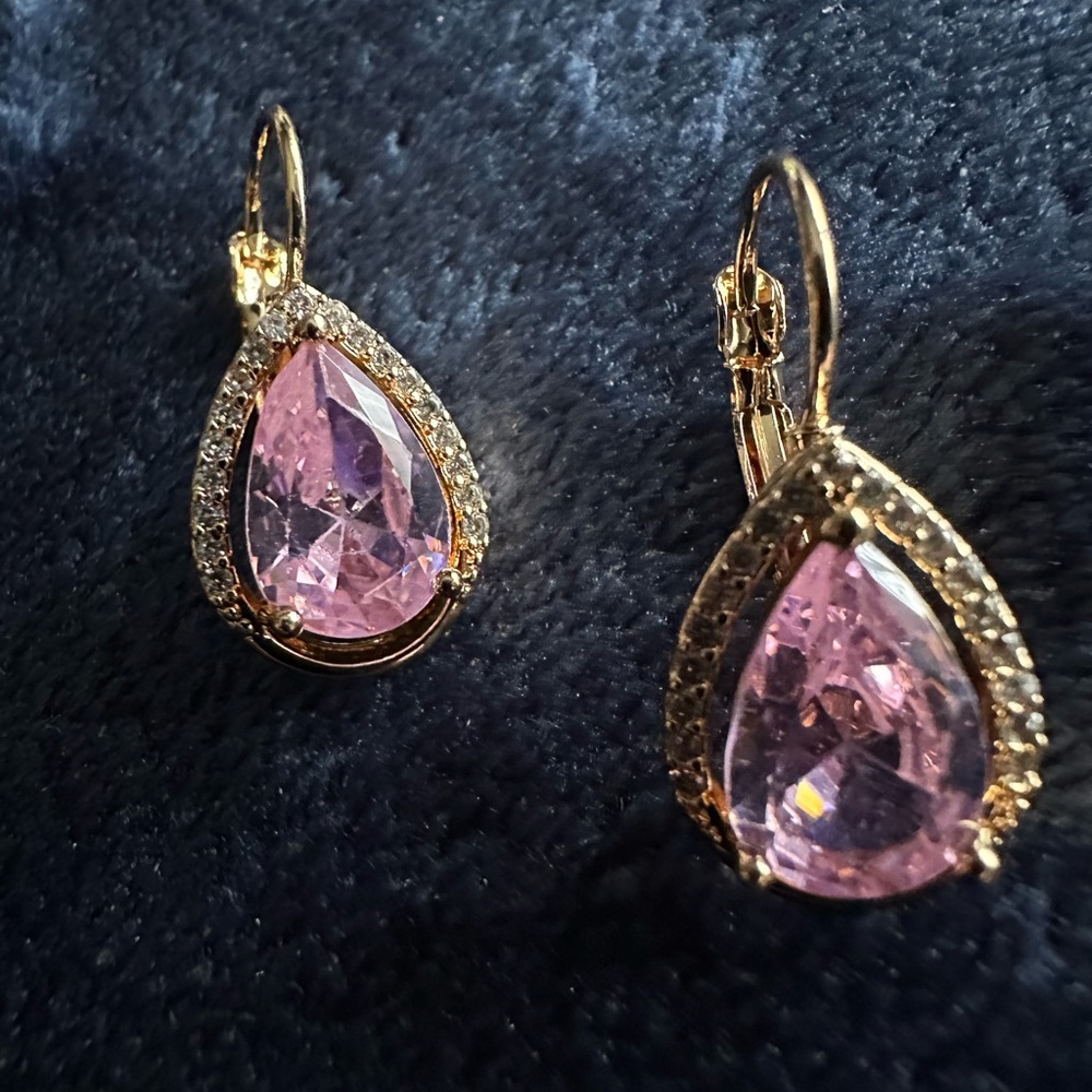Elegant Pink and Gold Teardrop Earrings - Picture 4 of 9